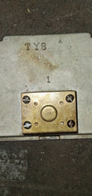 Load image into Gallery viewer, Vintage 1940s O.D. Jennings 5¢ Standard Chief Mechanical Slot Machine