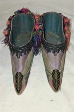 Load image into Gallery viewer, Antique Chinese Silk Embroidered Qing Dynasty Bound Lotus Shoes For Bound Feet