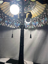 Load image into Gallery viewer, Beautiful multi colored Tiffany style table lamp