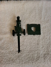 Load image into Gallery viewer, 1:32 Britain's # 9720 WWII British B.A.T. Gun - painted metal - model