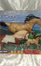 Load image into Gallery viewer, Breyer Spirit Kiger Mustang Family Action Set #751104 2002 NIB DreamWorks Horses
