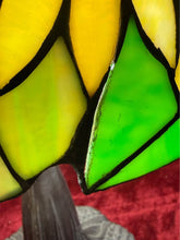 Load image into Gallery viewer, Beautiful Vintage large Tiffany style table lamp with sunflower motif 31“ x 19“