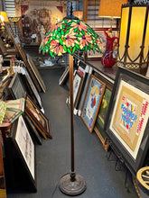 Load image into Gallery viewer, Beautiful vintage unique, Tiffany style floral floor lamp