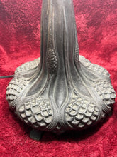 Load image into Gallery viewer, Beautiful Vintage large Tiffany style table lamp with sunflower motif 31“ x 19“