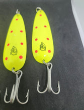 Load image into Gallery viewer, Set Of 4 Dardevle 128 Dardevlet - Chartreuse w/Red Dots
