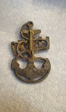 Load image into Gallery viewer, WWII US Navy CPO Chief Petty Officer Sterling Fouled Anchor Cap Badge