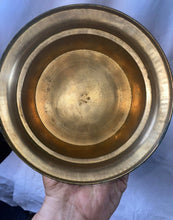 Load image into Gallery viewer, Vintage Mother of Pearl Abalone Inlayed Black Brass Vase Bird Floral Korea