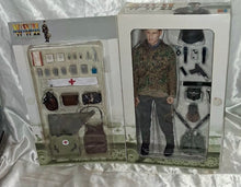 Load image into Gallery viewer, Rare 1/6 Dragon “Hinrich Weller” German Elite frundsberg Medic 70378 figure 12"