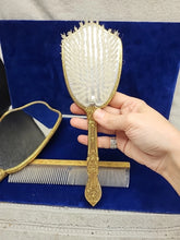 Load image into Gallery viewer, Vtg Matson 1930s Gold Tone Daisy 3-D Vanity Set Hand Mirror Brush Comb Rare Read