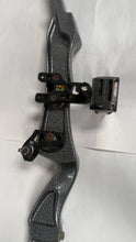 Load image into Gallery viewer, Vintage Recurve Bow Hunting Setup TRU GLO Sight Quiktune 800 Rest RH Archery