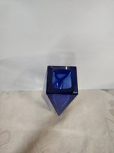 Load image into Gallery viewer, Blue And White Sommerso Multifaceted Glass Vase