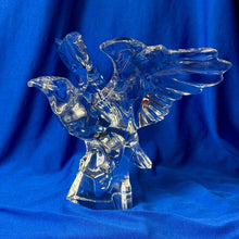 Load image into Gallery viewer, Exquisite Majestic BACCARAT Figurine AMERICAN Art Crystal Eagle, Hawk, Falcon