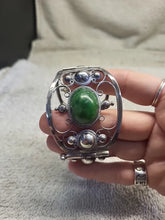 Load image into Gallery viewer, Vintage Taxco Mexico sterling silver greenstone cabochon bracelet 7 in 60g
