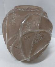 Load image into Gallery viewer, Vintage Consolidated Art Glass Vase Consolidated Line #700, Dusty Cream & Clear