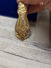 Load image into Gallery viewer, Vtg Matson 1930s Gold Tone Daisy 3-D Vanity Set Hand Mirror Brush Comb Rare Read