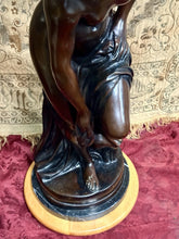 Load image into Gallery viewer, JC1- Allecra 33.5” Bronze Statue Christophe Allegrain’s ‘Bathing Venus’ by Hunt!