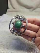 Load image into Gallery viewer, Vintage Taxco Mexico sterling silver greenstone cabochon bracelet 7 in 60g