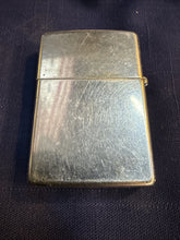 Load image into Gallery viewer, RARE Vintage 1993 Zippo Lighter With No Advertising