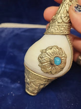 Load image into Gallery viewer, Tibet Buddhism conch shell Inlay Tibetan silver gem Conch Trumpet Horn Shell