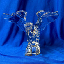 Load image into Gallery viewer, Exquisite Majestic BACCARAT Figurine AMERICAN Art Crystal Eagle, Hawk, Falcon
