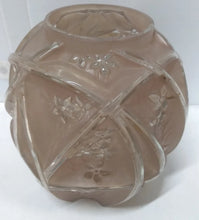 Load image into Gallery viewer, Vintage Consolidated Art Glass Vase Consolidated Line #700, Dusty Cream & Clear