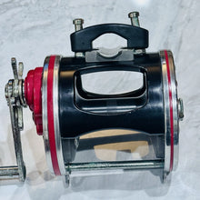 Load image into Gallery viewer, F145- Vintage Penn Senator 114HLW High Speed Light Wide Spool 6/0 Big Game Reel