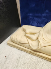 Load image into Gallery viewer, Venus Victrix Pauline Bonaparte Nude Canova Sculpture Statue Reclining Couch