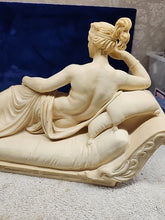 Load image into Gallery viewer, Venus Victrix Pauline Bonaparte Nude Canova Sculpture Statue Reclining Couch