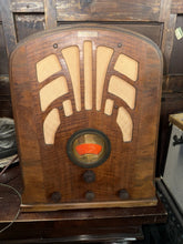 Load image into Gallery viewer, RARE Antique 1938 Philco Model 38-5 Tombstone Vacuum Radio “WORKING”
