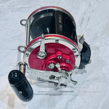 Load image into Gallery viewer, F145- Vintage Penn Senator 114HLW High Speed Light Wide Spool 6/0 Big Game Reel