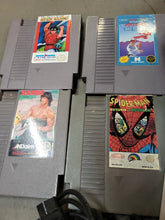 Load image into Gallery viewer, Nintendo NES video game Console NES VTG Zapper 1985 + 7 games lot WORKING