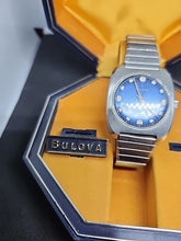 Load image into Gallery viewer, Vintage 33mm Bulova Sea King Crosshair Men's Mechanical Wristwatch 11BLC Steel
