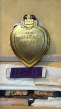 Load image into Gallery viewer, Original WW2 US Purple Heart Medal & Lapel Pin Badge w/ Coffin Case