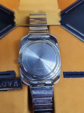 Load image into Gallery viewer, Vintage 33mm Bulova Sea King Crosshair Men's Mechanical Wristwatch 11BLC Steel