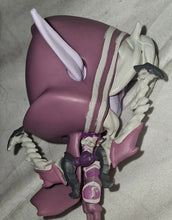 Load image into Gallery viewer, 2014 Blizzard Cute But Deadly Sylvanas Windrunner Series 1 WoW Figure w/ Bow

