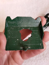 Load image into Gallery viewer, 1:32 Britain's # 9720 WWII British B.A.T. Gun - painted metal - model
