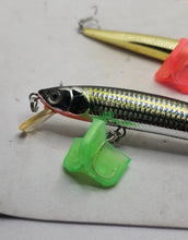 Load image into Gallery viewer, Lot of 4 Bagley Top Gun 5 Minnow Lures Gold Silver
