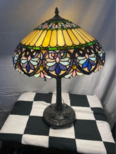 Load image into Gallery viewer, Beautiful multi colored Tiffany style table lamp
