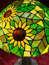 Load image into Gallery viewer, Beautiful Vintage large Tiffany style table lamp with sunflower motif 31“ x 19“
