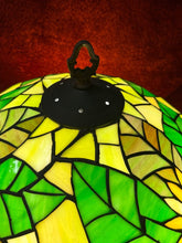 Load image into Gallery viewer, Beautiful Vintage large Tiffany style table lamp with sunflower motif 31“ x 19“

