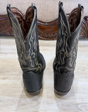 Load image into Gallery viewer, Vintage Tony Lama Black Bull Neck Western Cowboy Rare Boots Size 8
