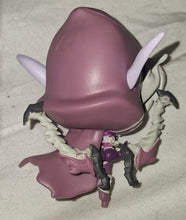 Load image into Gallery viewer, 2014 Blizzard Cute But Deadly Sylvanas Windrunner Series 1 WoW Figure w/ Bow
