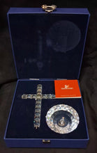 Load image into Gallery viewer, Swarovski Crystal Cross Statue Sculpture Faceted Base Box COA Excellent
