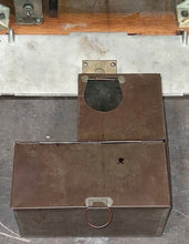 Load image into Gallery viewer, Vintage 1940s O.D. Jennings 5¢ Standard Chief Mechanical Slot Machine
