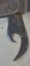 Load image into Gallery viewer, 1965 CAMILLUS U.S. MILITARY UTILITY FOLDING KNIFE VIETNAM ERA - VINTAGE
