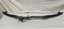 Load image into Gallery viewer, Vintage Recurve Bow Hunting Setup TRU GLO Sight Quiktune 800 Rest RH Archery
