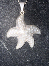 Load image into Gallery viewer, LOVELY Italy VINTAGE STERLING SILVER STARFISH DANGLE NECKLACE 24”
