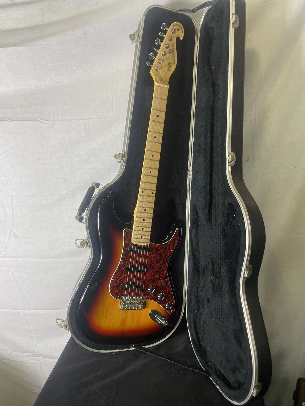 Bill Lawrence Sunburst SwampKaster S Tele-Style Electric Guitar with fender Case