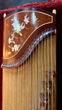 Load image into Gallery viewer, Yangzhou Chinese Guzheng 21-String Zither Mother-of-Pearl Inlay Professional
