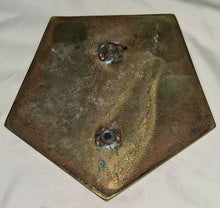 Load image into Gallery viewer, Vintage BRASS MEDALLION PLAQUE FEDERAL GOVERNMENT ASSOCIATION OF SUPERVISORS
